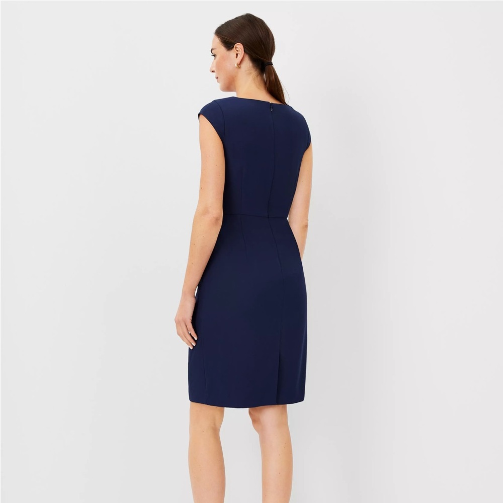 NWT Ann Taylor Scoop Neck Sheath Dress in Curvy Fit - Picture 2 of 8